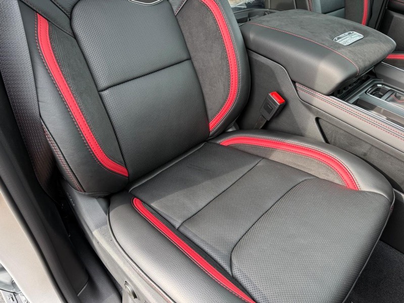 Ram 1500 Vehicle Full-screen Gallery Image 17