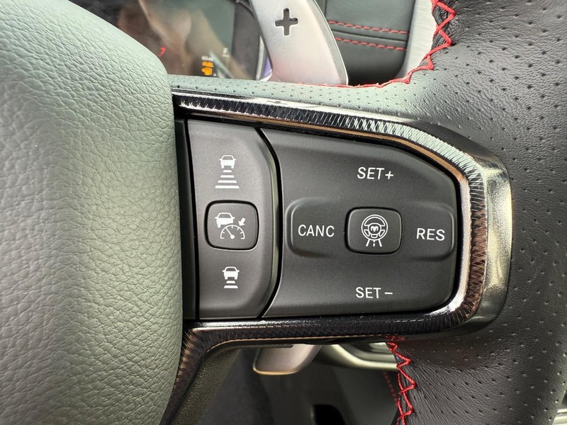 Ram 1500 Vehicle Full-screen Gallery Image 23