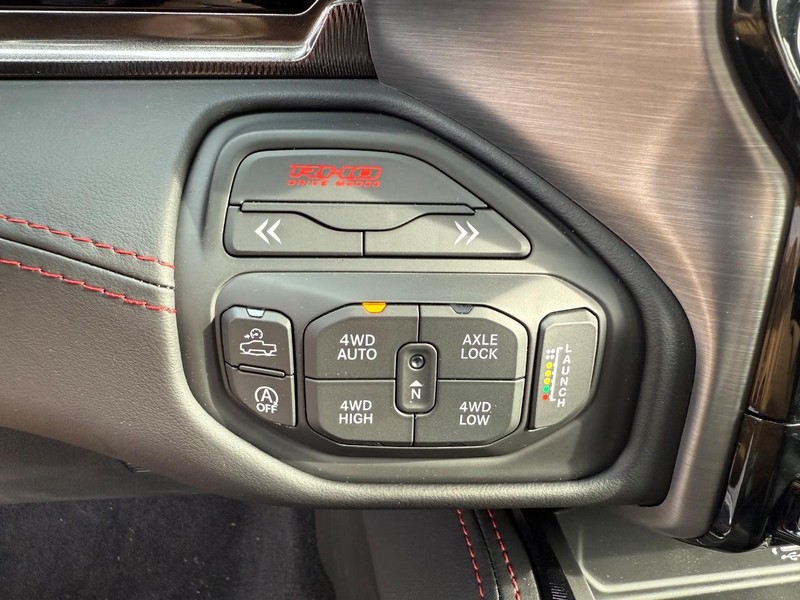 Ram 1500 Vehicle Full-screen Gallery Image 25