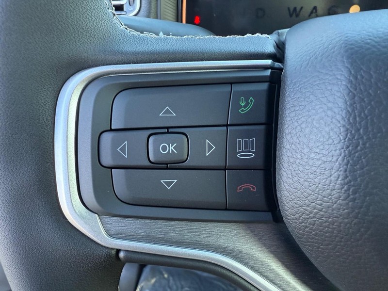 Jeep Grand Wagoneer Vehicle Full-screen Gallery Image 21