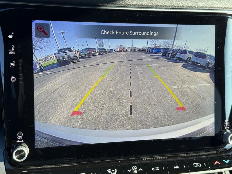 Jeep Grand Wagoneer Vehicle Full-screen Gallery Image 25