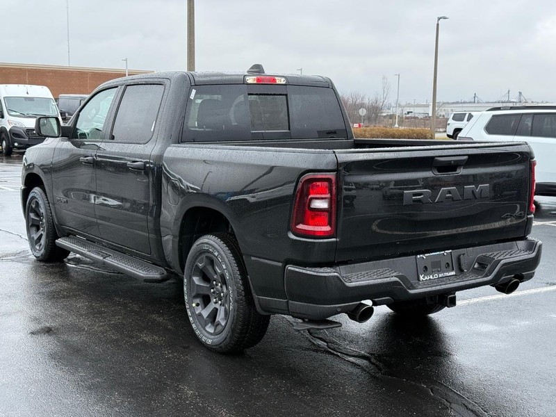 Ram 1500 Vehicle Full-screen Gallery Image 5