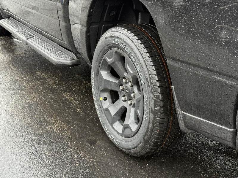 Ram 1500 Vehicle Full-screen Gallery Image 6