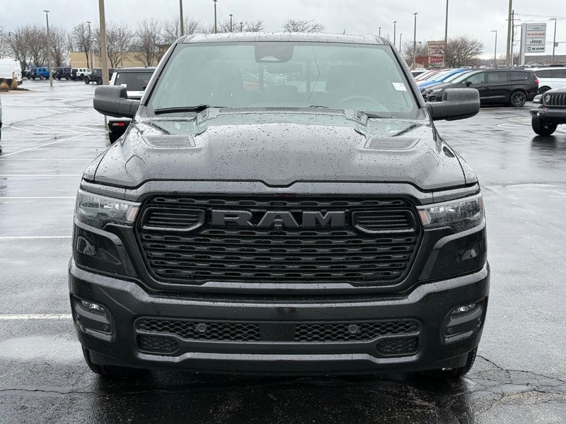 Ram 1500 Vehicle Full-screen Gallery Image 10