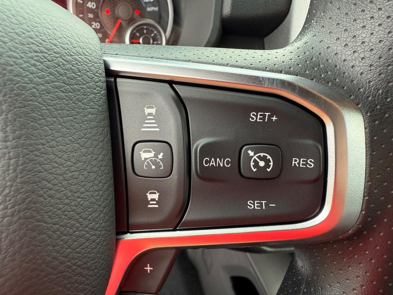 Ram 1500 Vehicle Full-screen Gallery Image 21