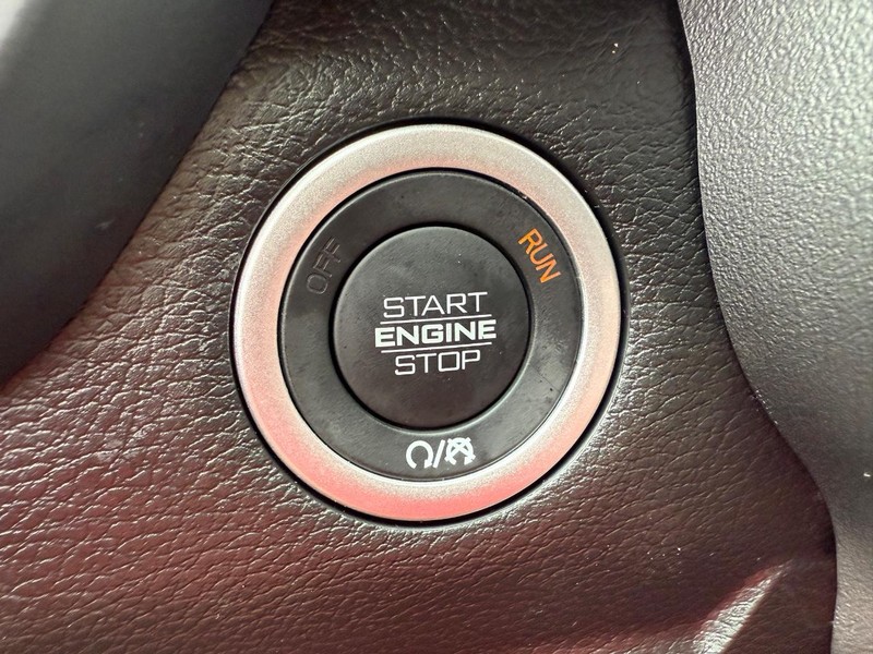 Ram 1500 Vehicle Full-screen Gallery Image 22