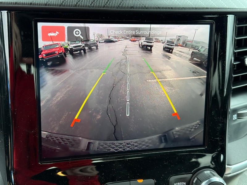 Ram 1500 Vehicle Full-screen Gallery Image 24