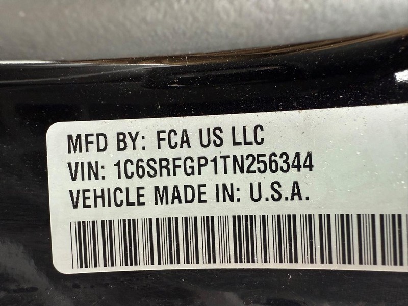 Ram 1500 Vehicle Full-screen Gallery Image 31