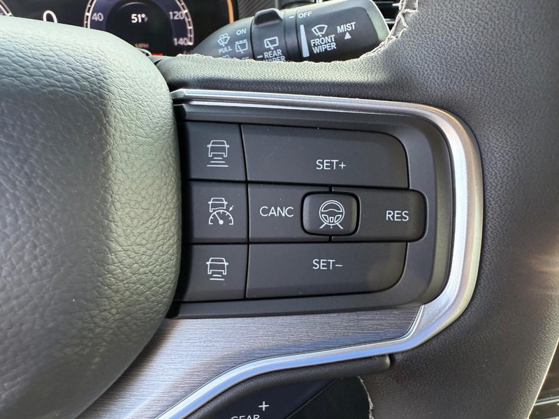 Jeep Grand Wagoneer Vehicle Full-screen Gallery Image 22