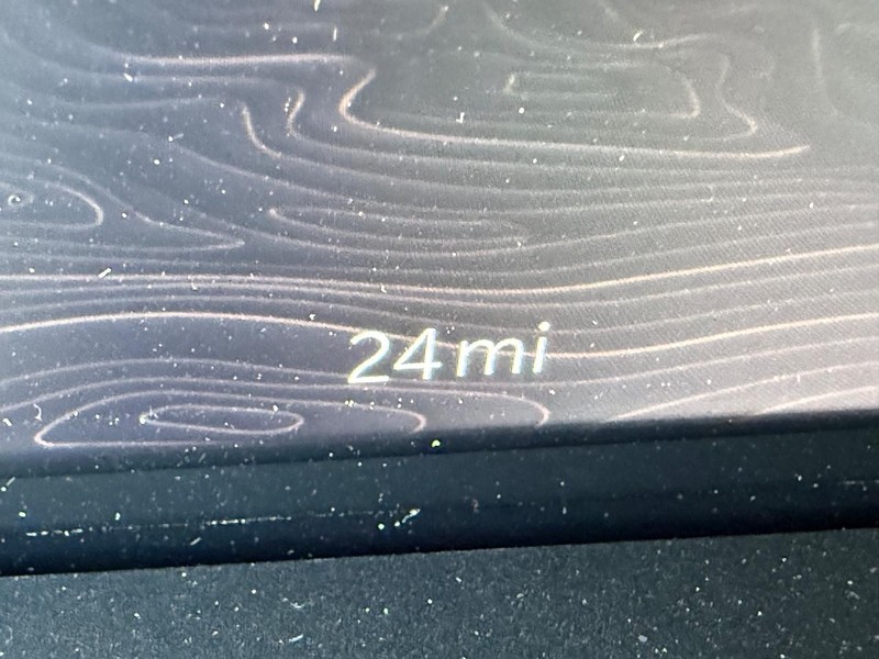 Jeep Grand Wagoneer Vehicle Full-screen Gallery Image 29