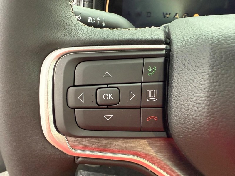 Jeep Grand Wagoneer Vehicle Full-screen Gallery Image 23