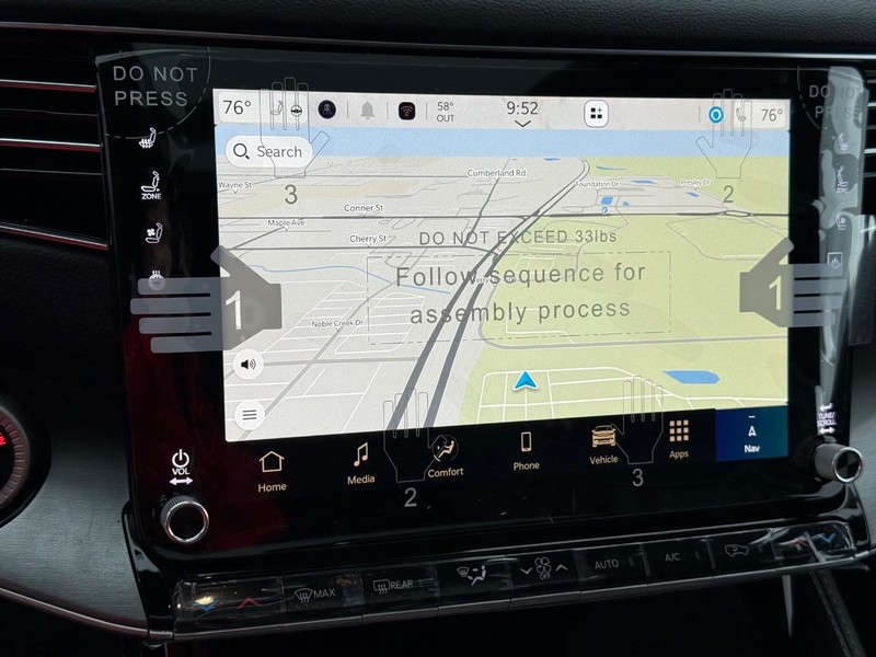 Jeep Grand Wagoneer Vehicle Full-screen Gallery Image 26