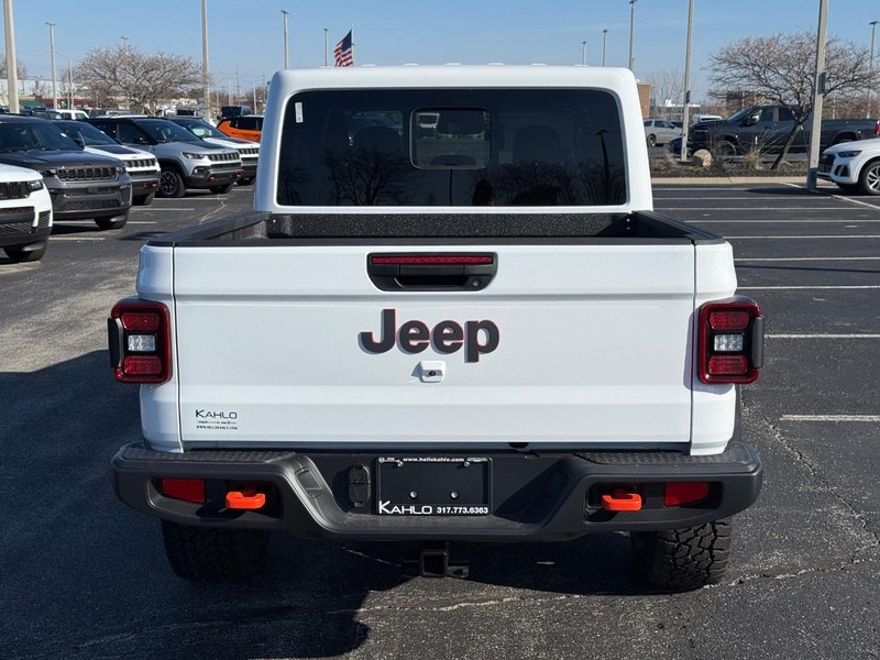 Jeep Gladiator Vehicle Full-screen Gallery Image 4
