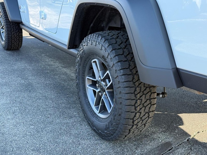 Jeep Gladiator Vehicle Full-screen Gallery Image 6