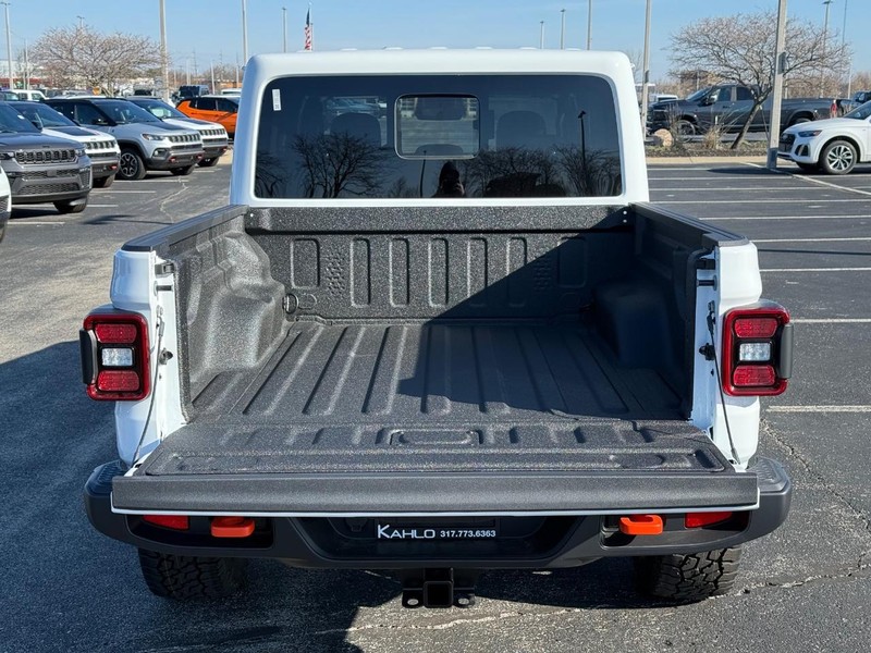 Jeep Gladiator Vehicle Full-screen Gallery Image 7