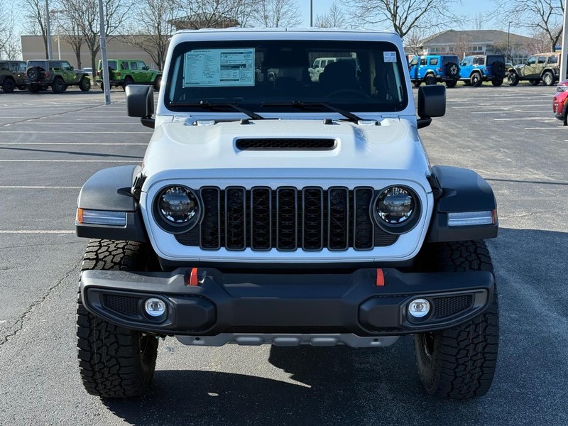 Jeep Gladiator Vehicle Full-screen Gallery Image 9