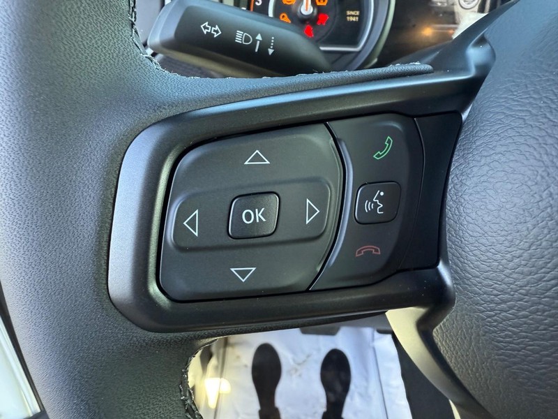 Jeep Gladiator Vehicle Full-screen Gallery Image 19