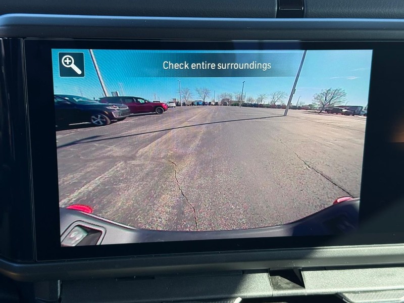 Jeep Gladiator Vehicle Full-screen Gallery Image 24