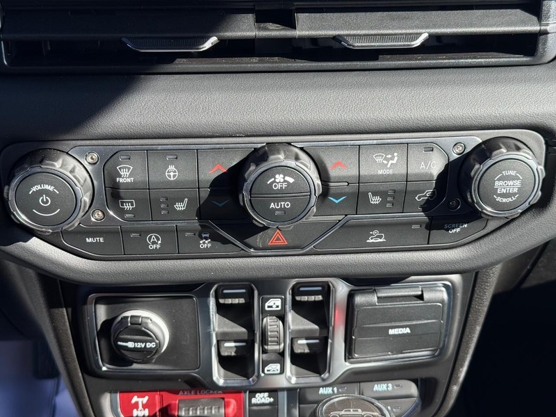 Jeep Gladiator Vehicle Full-screen Gallery Image 25