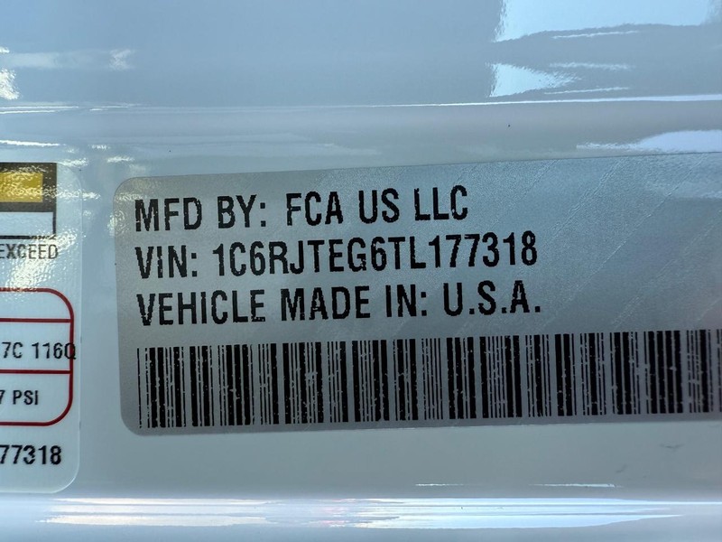 Jeep Gladiator Vehicle Full-screen Gallery Image 31