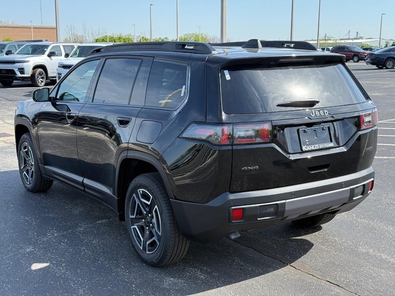 Jeep Cherokee Vehicle Full-screen Gallery Image 5