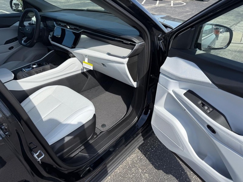 Jeep Cherokee Vehicle Full-screen Gallery Image 14