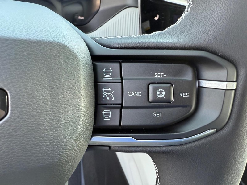 Jeep Cherokee Vehicle Full-screen Gallery Image 20