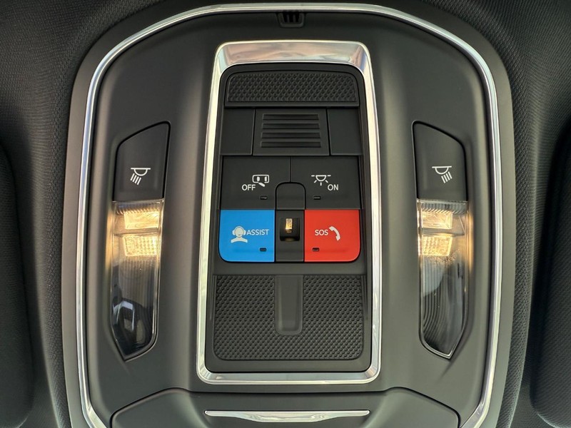 Jeep Cherokee Vehicle Full-screen Gallery Image 26