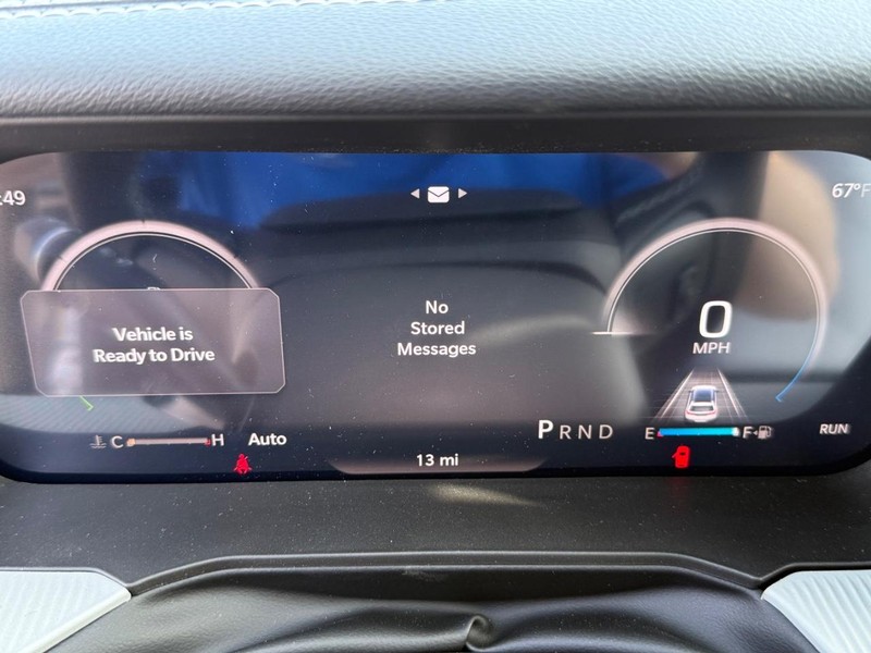 Jeep Cherokee Vehicle Full-screen Gallery Image 27