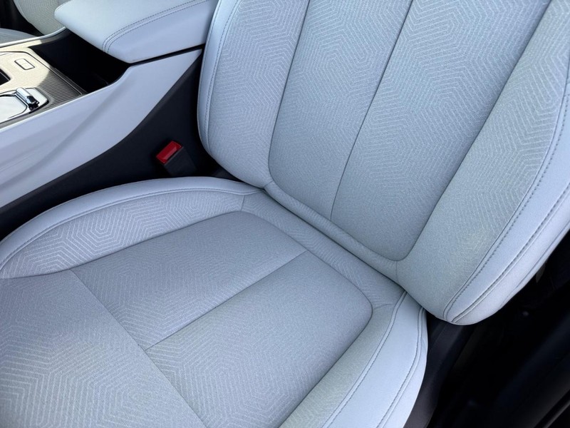Jeep Cherokee Vehicle Full-screen Gallery Image 29