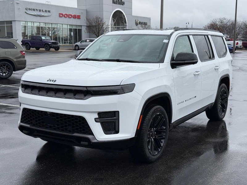 Jeep Grand Wagoneer Vehicle Full-screen Gallery Image 10