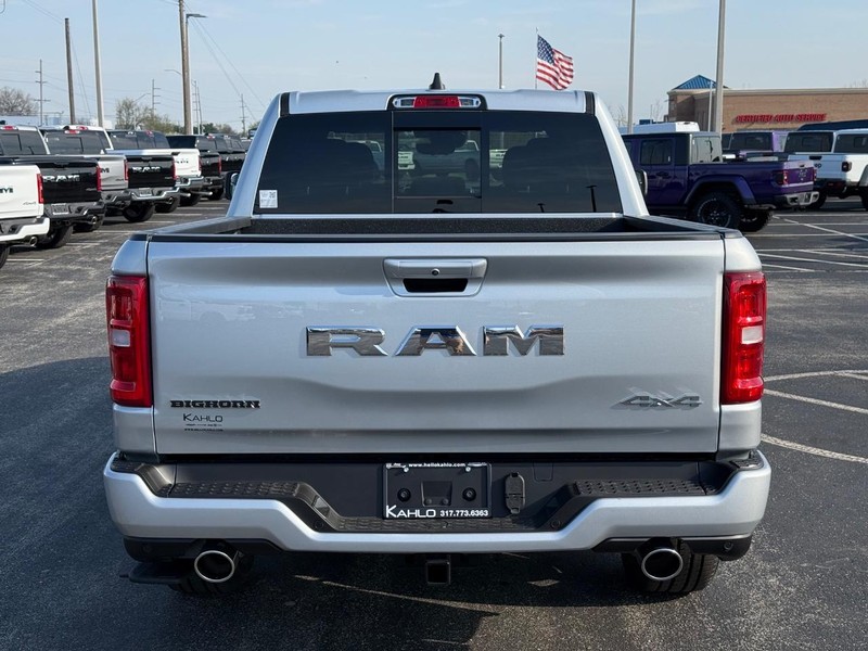 Ram 1500 Vehicle Full-screen Gallery Image 4