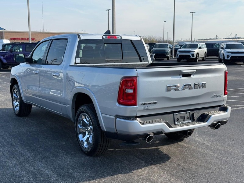 Ram 1500 Vehicle Full-screen Gallery Image 5