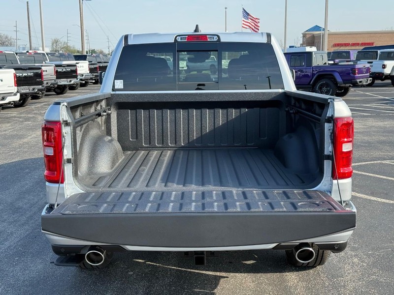 Ram 1500 Vehicle Full-screen Gallery Image 7