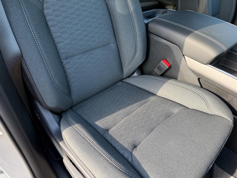 Ram 1500 Vehicle Full-screen Gallery Image 15