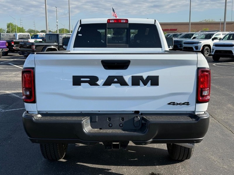Ram 3500 Vehicle Full-screen Gallery Image 4
