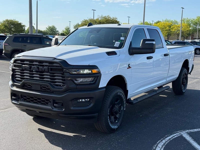 Ram 3500 Vehicle Full-screen Gallery Image 8