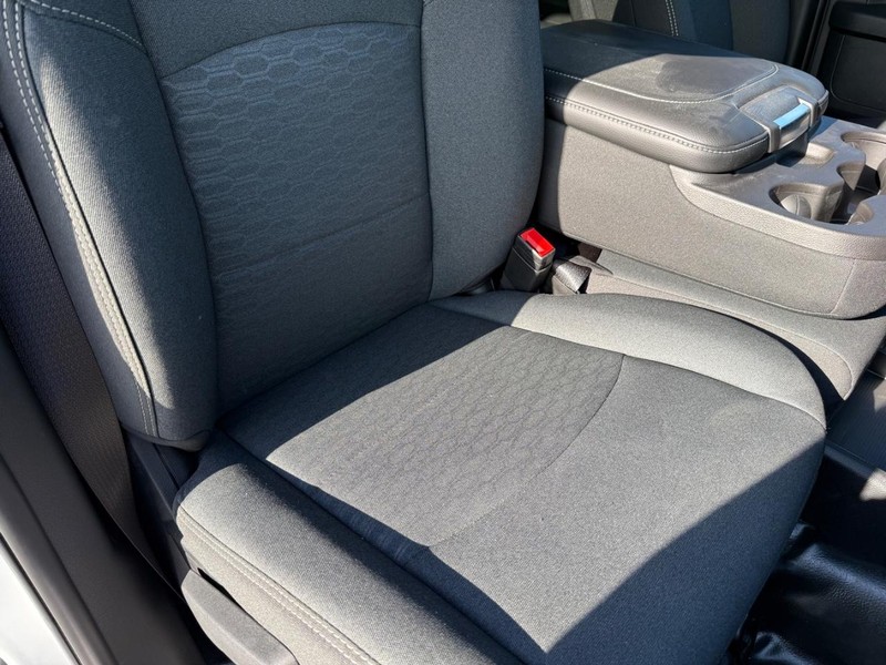 Ram 3500 Vehicle Full-screen Gallery Image 15