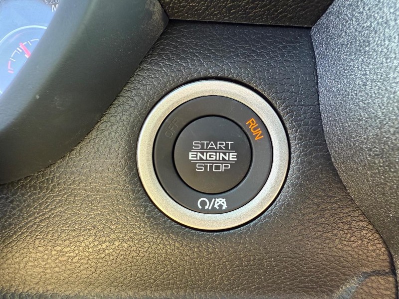Ram 3500 Vehicle Full-screen Gallery Image 21