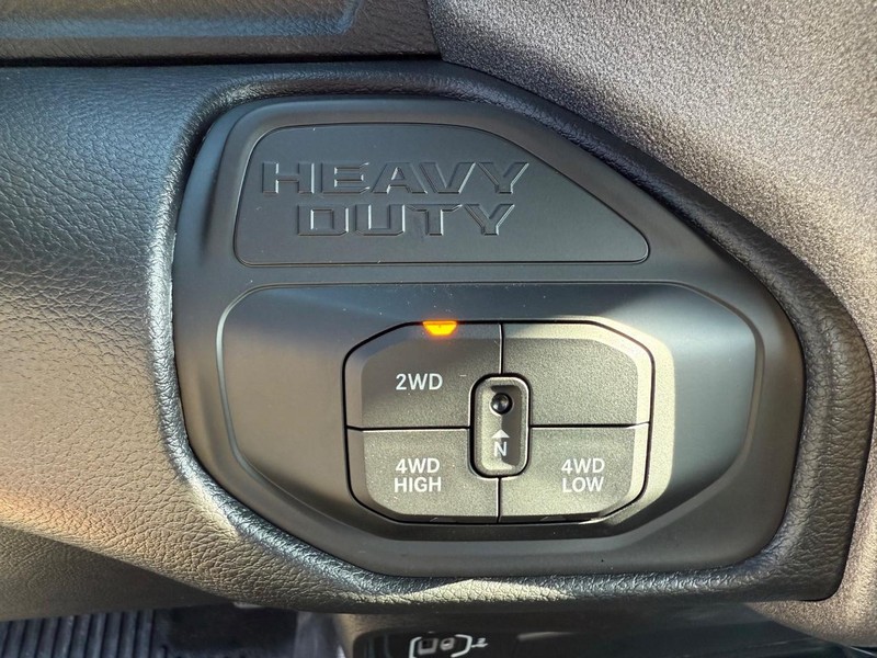 Ram 3500 Vehicle Full-screen Gallery Image 22