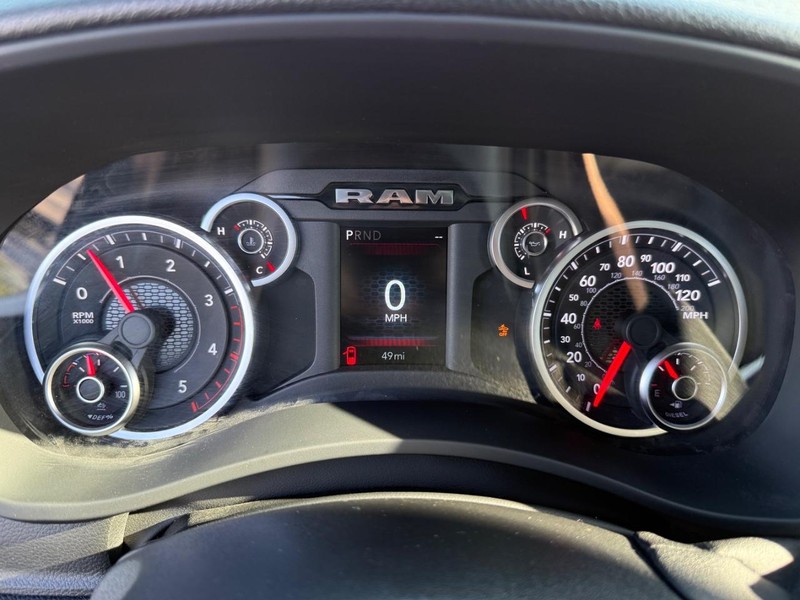 Ram 3500 Vehicle Full-screen Gallery Image 27