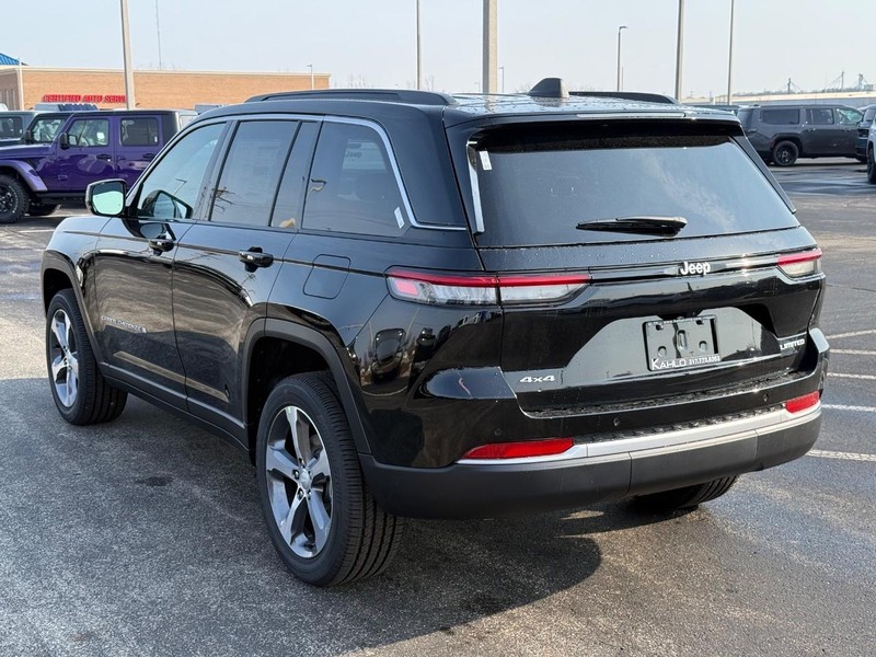 Jeep Grand Cherokee Vehicle Full-screen Gallery Image 5