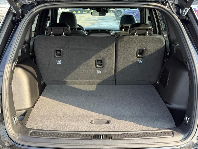 Jeep Grand Cherokee Vehicle Full-screen Gallery Image 7