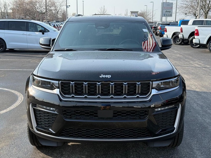 Jeep Grand Cherokee Vehicle Full-screen Gallery Image 10