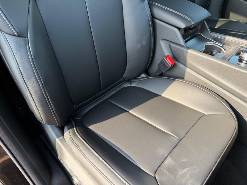 Jeep Grand Cherokee Vehicle Full-screen Gallery Image 17