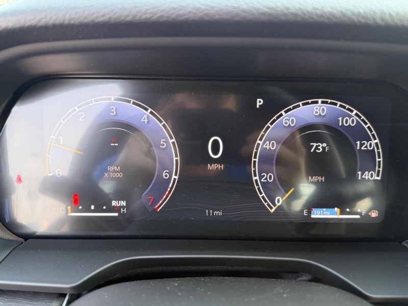 Jeep Grand Cherokee Vehicle Full-screen Gallery Image 29