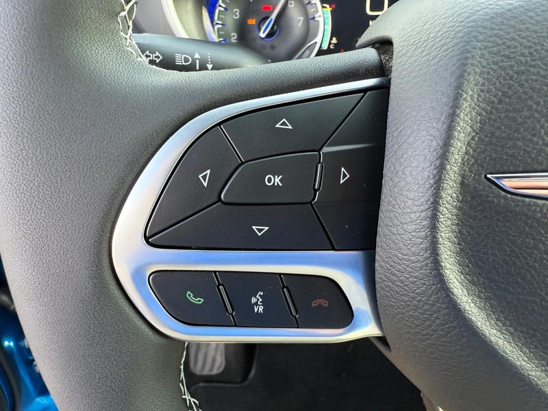 Chrysler Pacifica Vehicle Full-screen Gallery Image 21