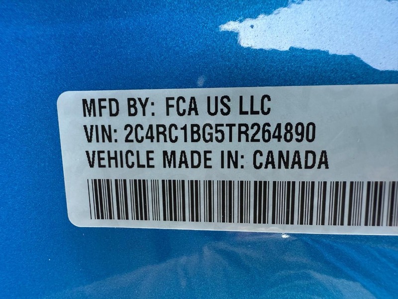 Chrysler Pacifica Vehicle Full-screen Gallery Image 32
