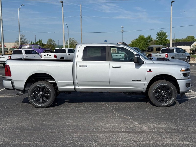 Ram 2500 Vehicle Full-screen Gallery Image 2
