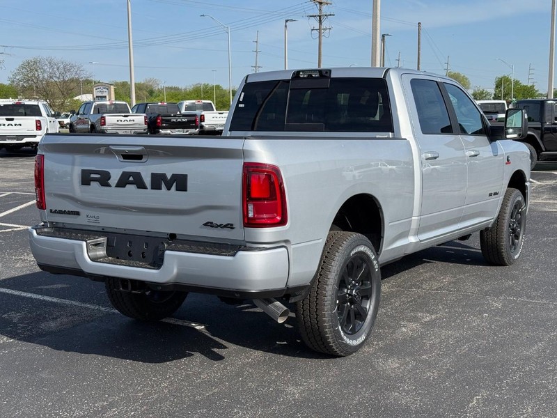 Ram 2500 Vehicle Full-screen Gallery Image 3